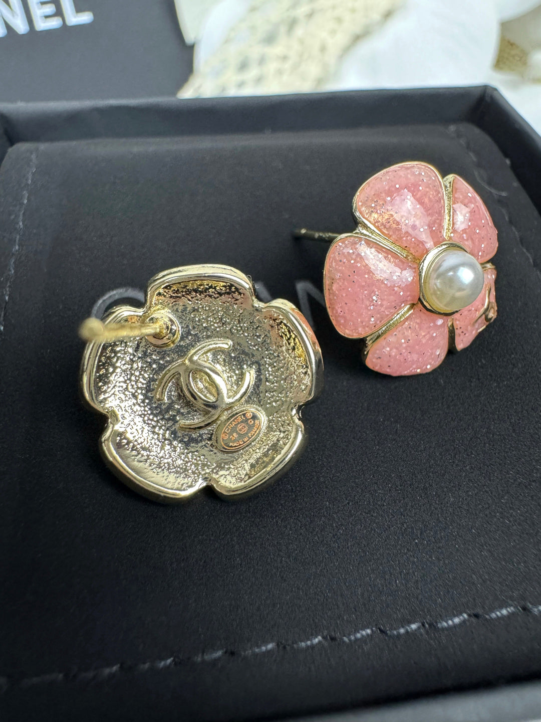 [Liorra]26C Pink Camellia Pearl Enamel Stud Earrings