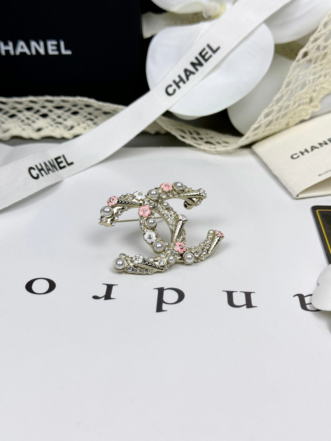[Liorra]26C Pink-White Enamel Ice Cream Cone Double C Brooch