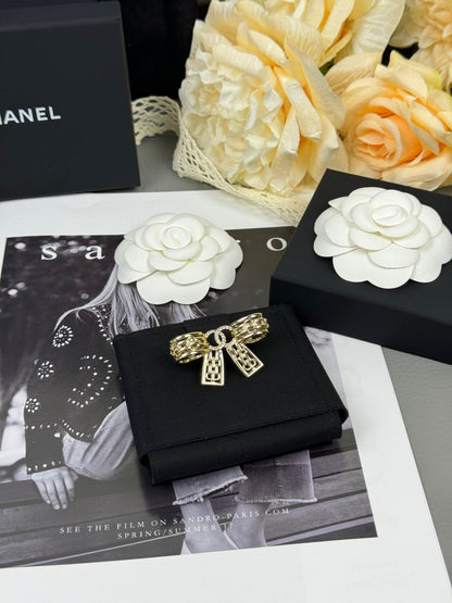 [Liorra]25K Hollow Bow Brooch