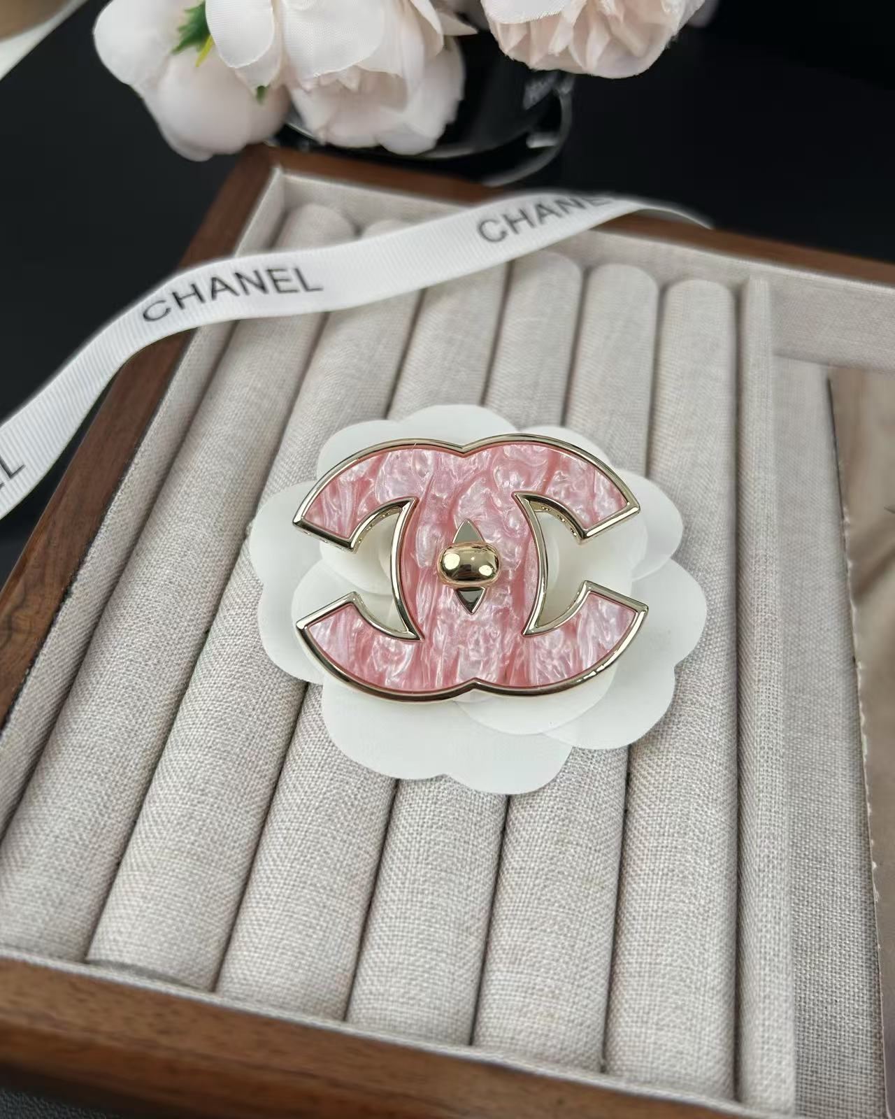 [Liorra]Pink Resin Classic Brooch 5cm