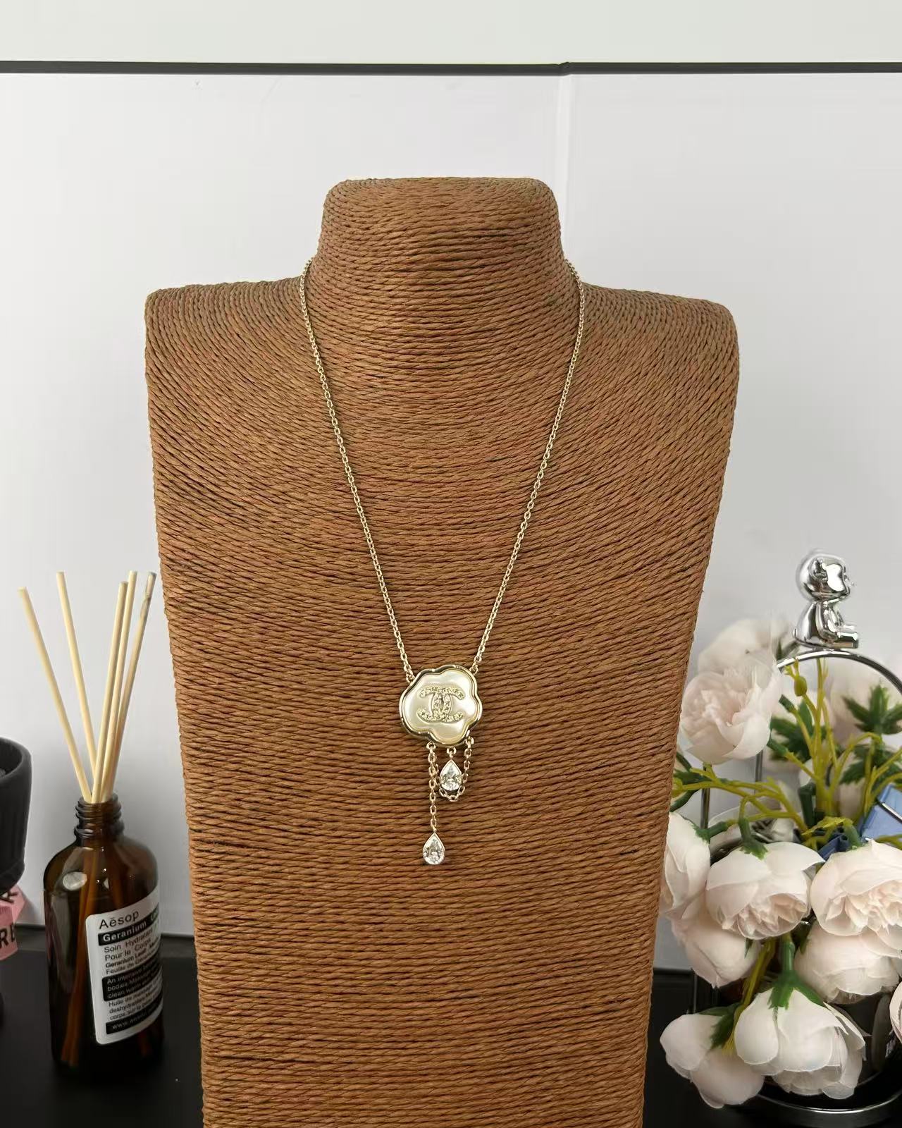 [Liorra]Cloud Pearl Mother-of-Pearl Diamond Chain Pendant Necklace
