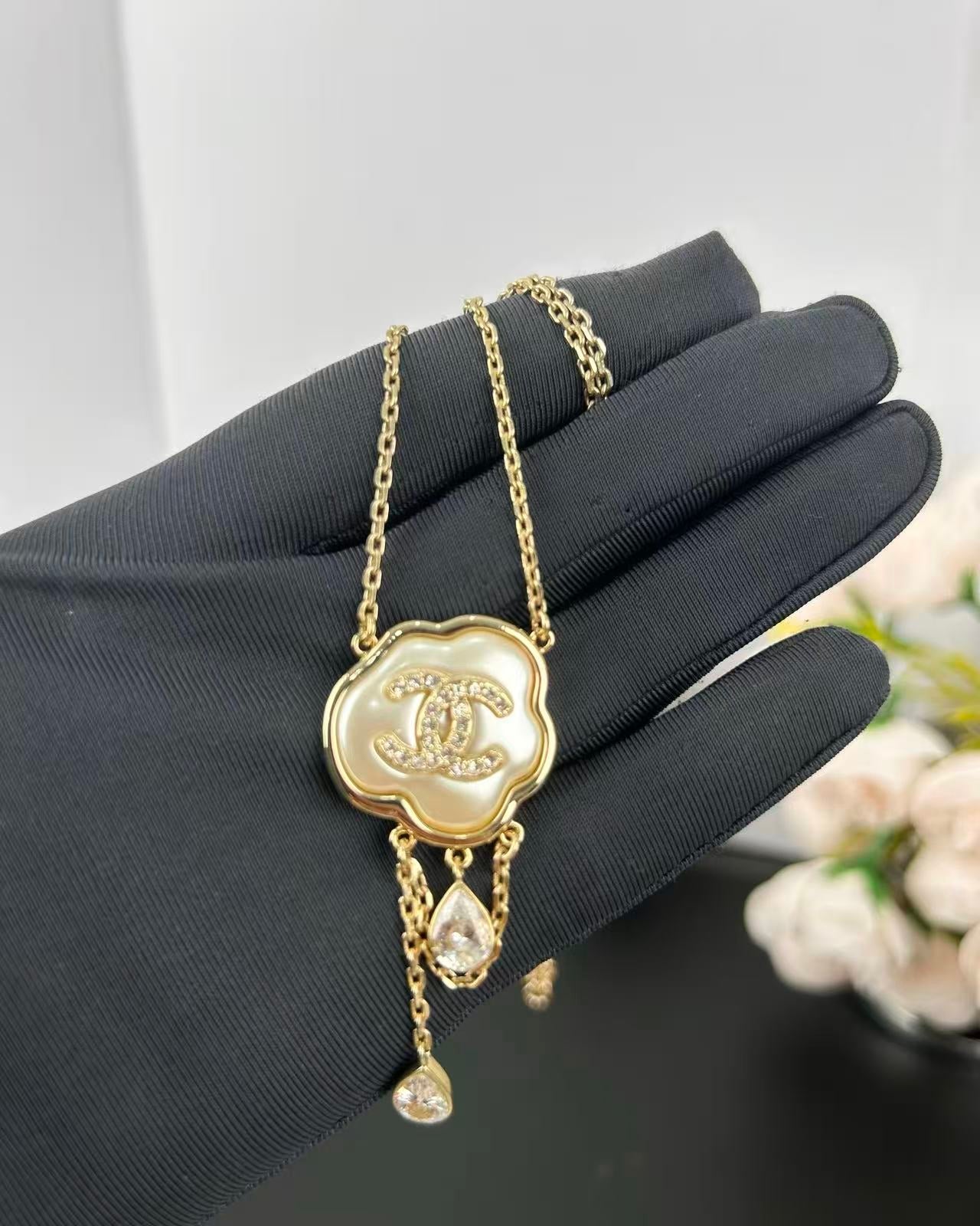 [Liorra]Cloud Pearl Mother-of-Pearl Diamond Chain Pendant Necklace