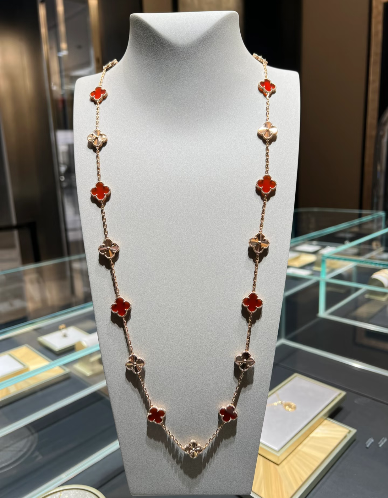[Liorra]CLOVER 20 MOTIFS LASER CARNELIAN NECKLACE