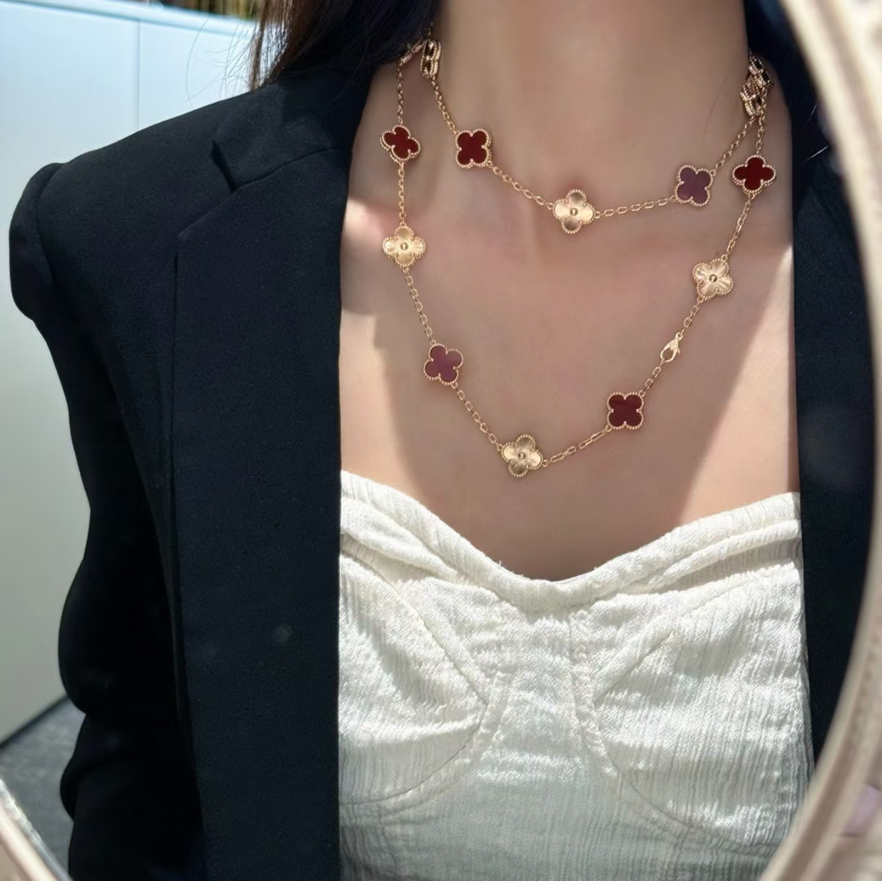 [Liorra]CLOVER 20 MOTIFS LASER CARNELIAN NECKLACE