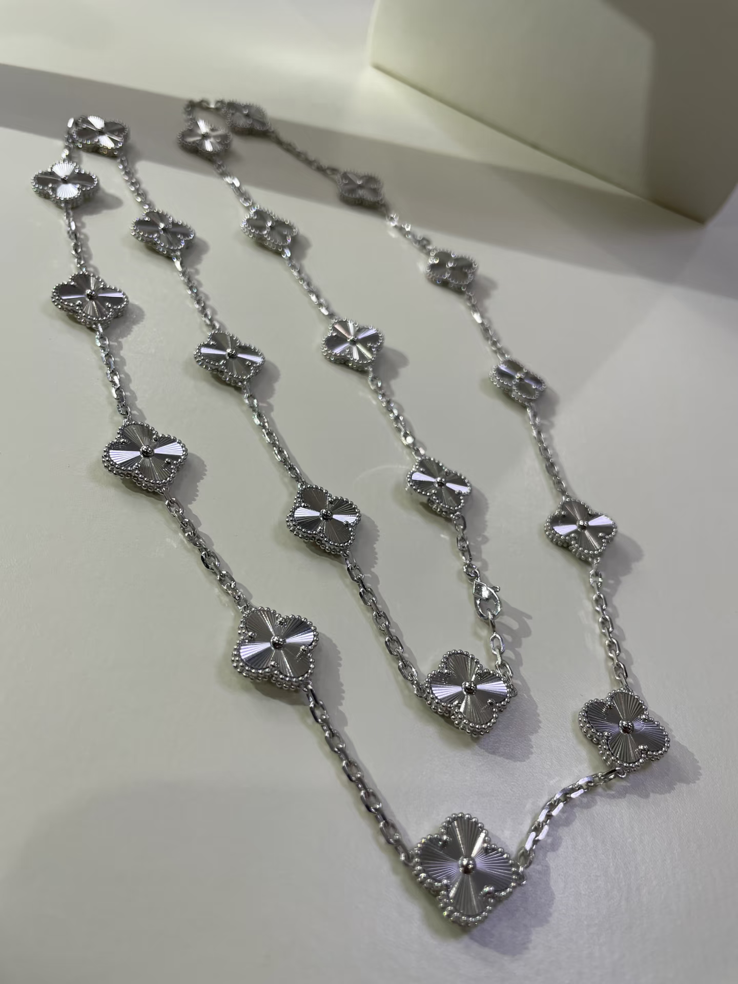 [Liorra]CLOVER 20 MOTIFS SILVER LASER