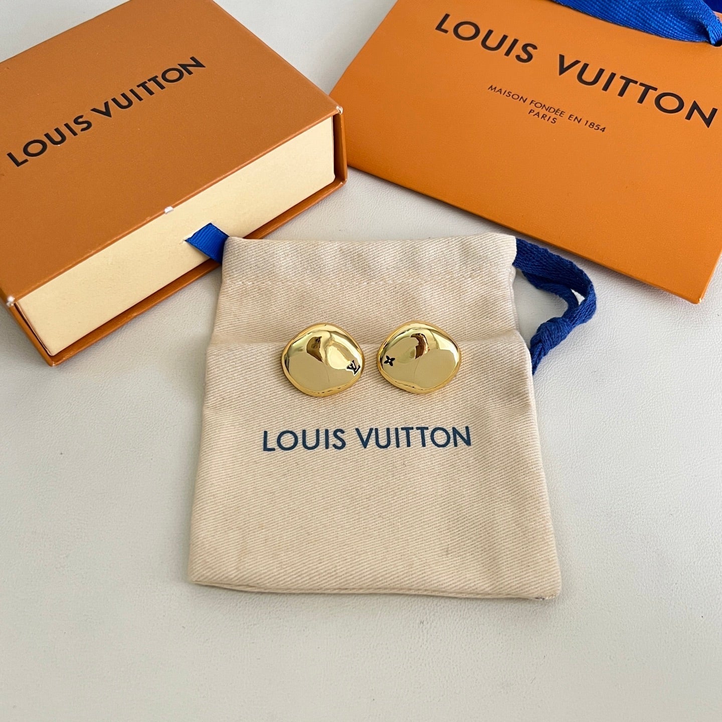 [Liorra]Gold Paris Stud Earrings