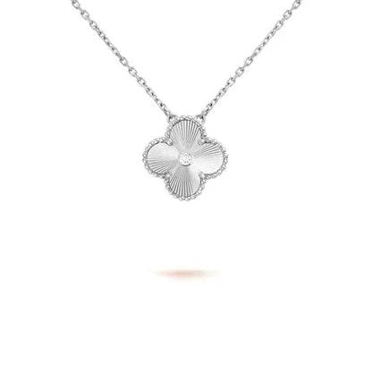 [Liorra]CLOVER  15MM DIAMOND LASER NECKLACE SILVER
