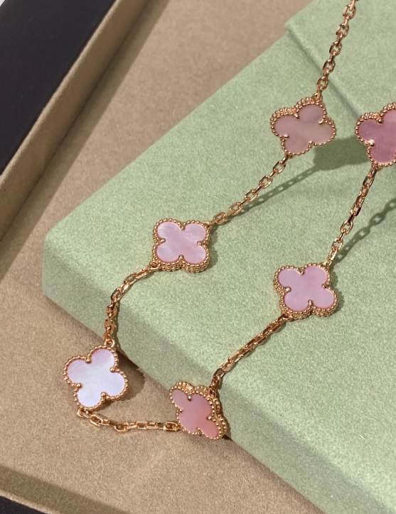 [Liorra Jewellery] Pink Necklace with Ten Clover Designs