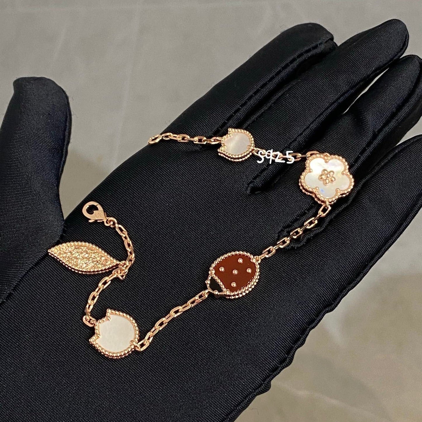 [Liorra]LUCKY SPRING 5 MOTIF BRACELET