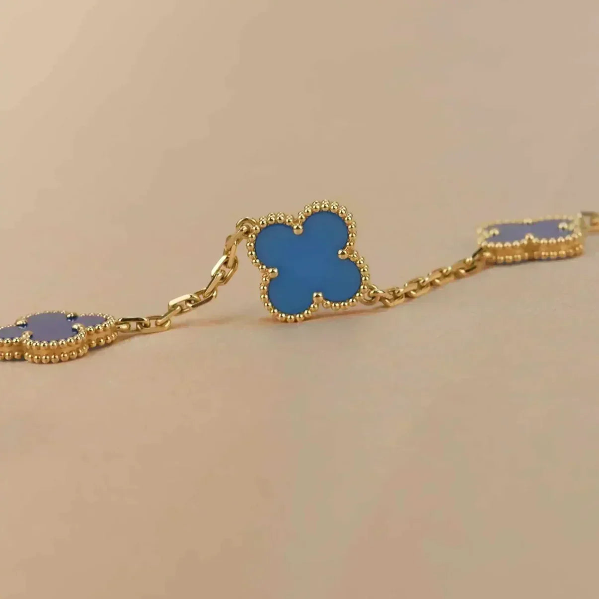 [Liorra] CLOVER 5 MOTIF BLUE AGATE BRACELET COLLECTION