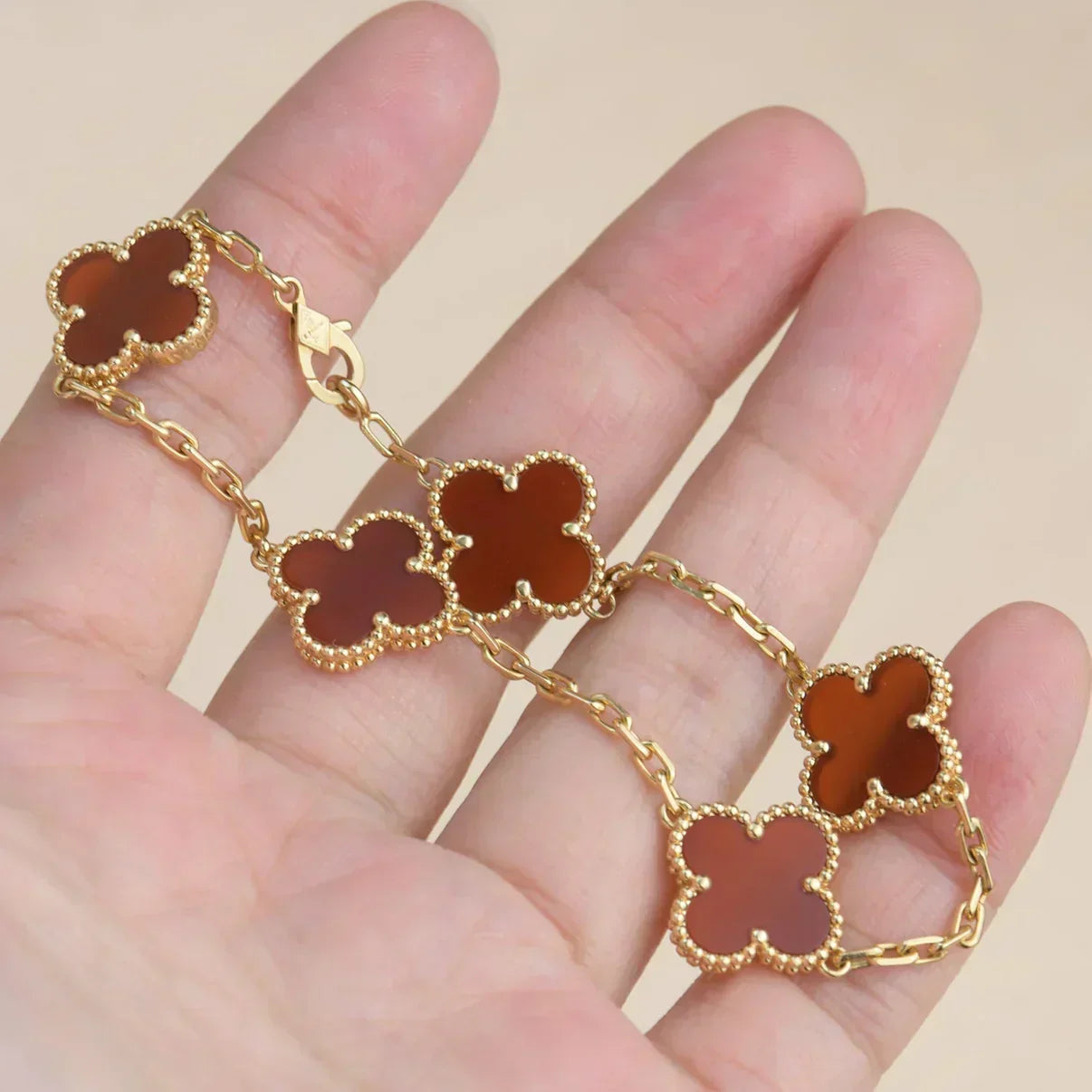 [Liorra] CLOVER 5 MOTIF RED CORNELIAN BRACELET COLLECTION