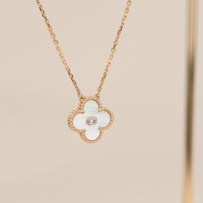 [Liorra]CLOVER 15MM DIAMOND WHITE FRITILLARIA NECKLACE