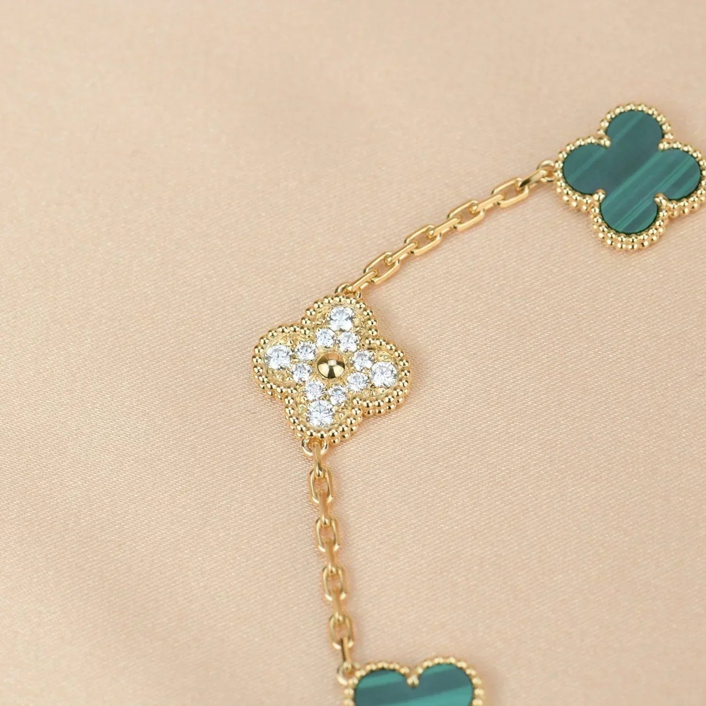 [Liorra] CLOVER 5 MOTIF MALACHITE BRACELET COLLECTION