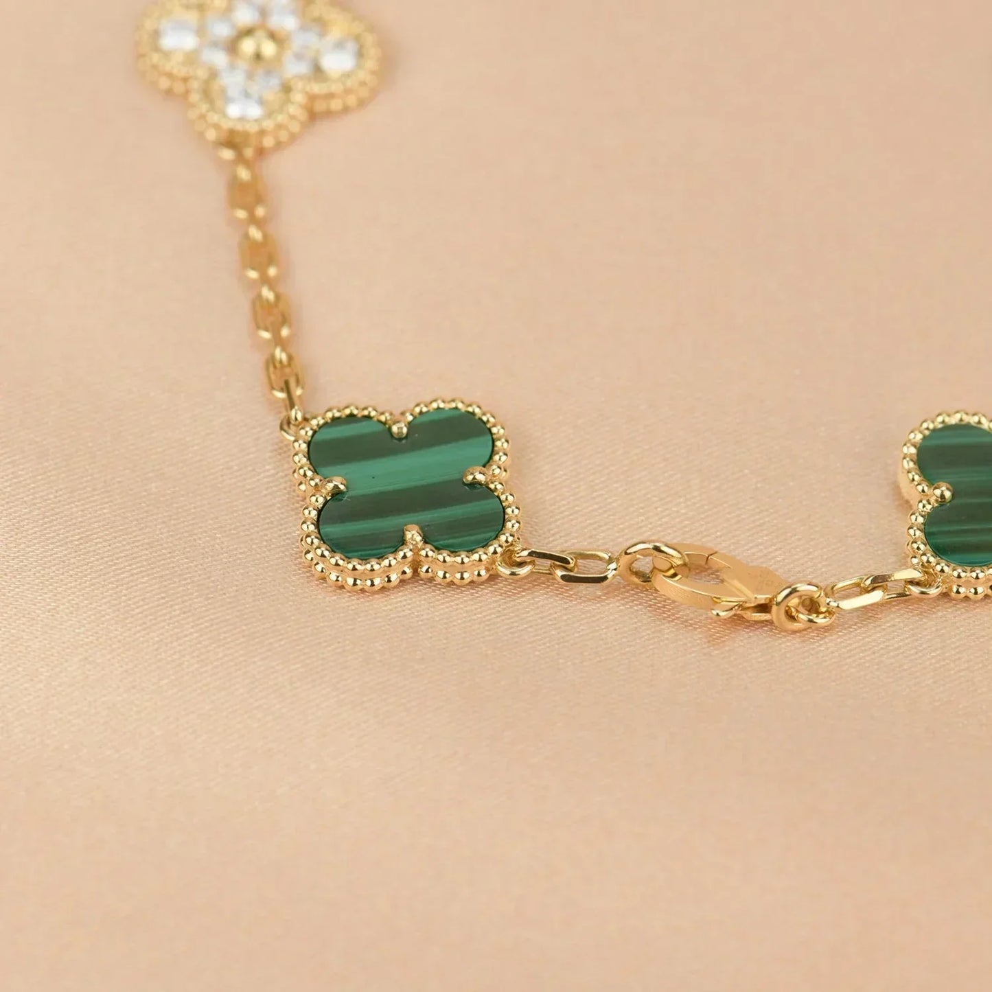 [Liorra] CLOVER 5 MOTIF MALACHITE BRACELET COLLECTION