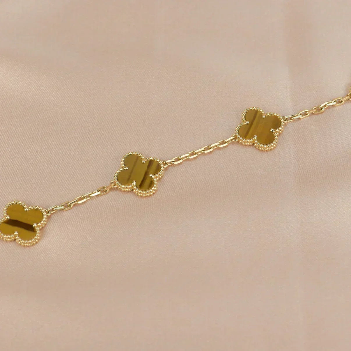 [Liorra] CLOVER 5 MOTIFS TIGER EYE BRACELET COLLECTION