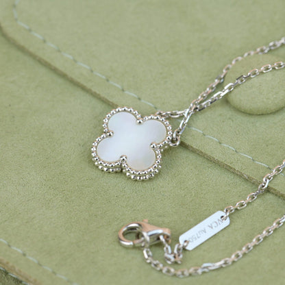 [Liorra]CLOVER  15MM WHITE MOTHER-OF-PEARL SILVER