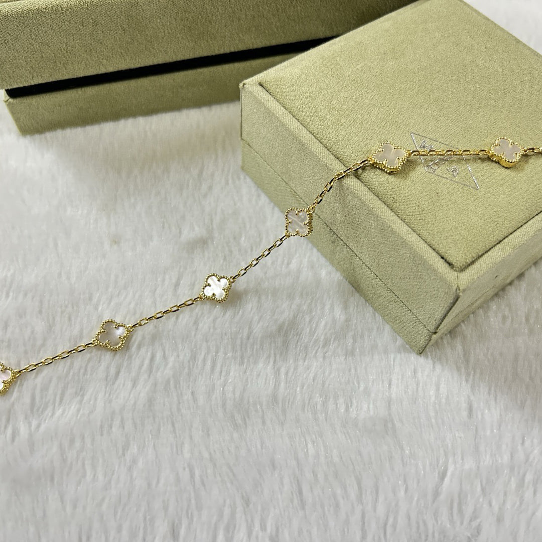 [Liorra]CLOVER 6 MOTIF WHITE MOP BRACELET-w