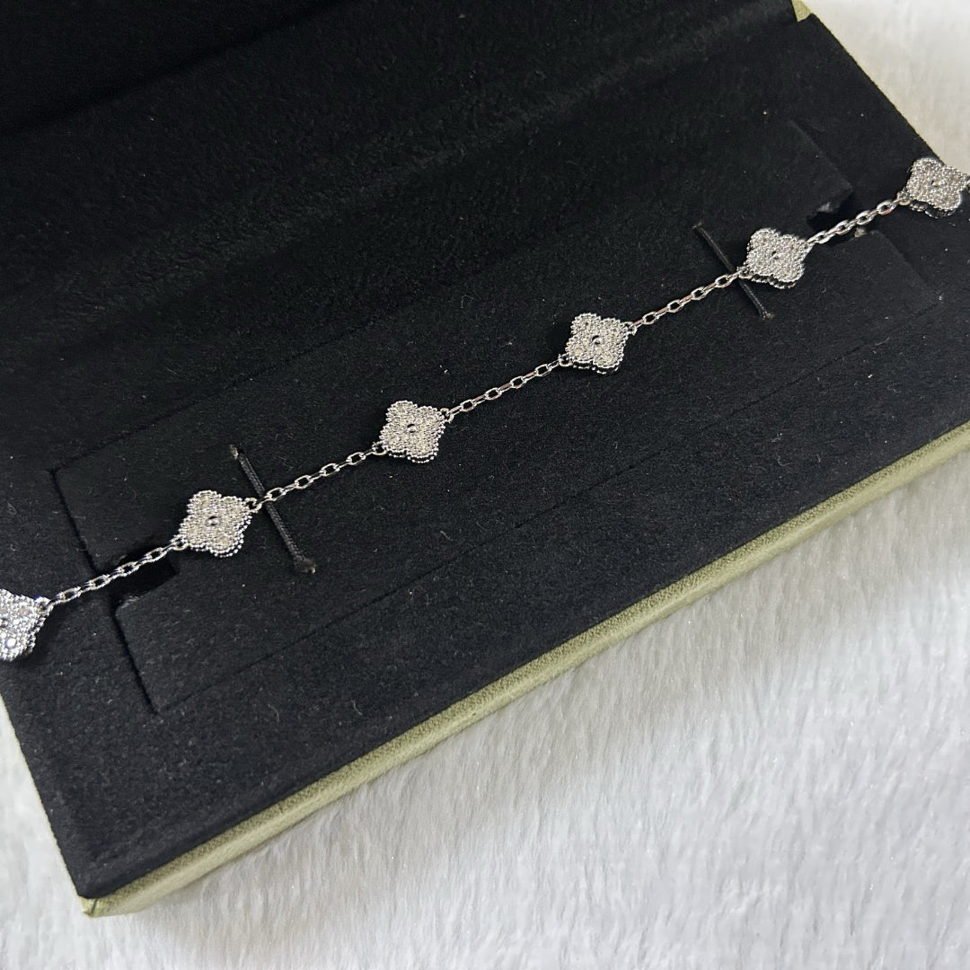 [Liorra]CLOVER 6 MOTIF DIAMOND BRACELET