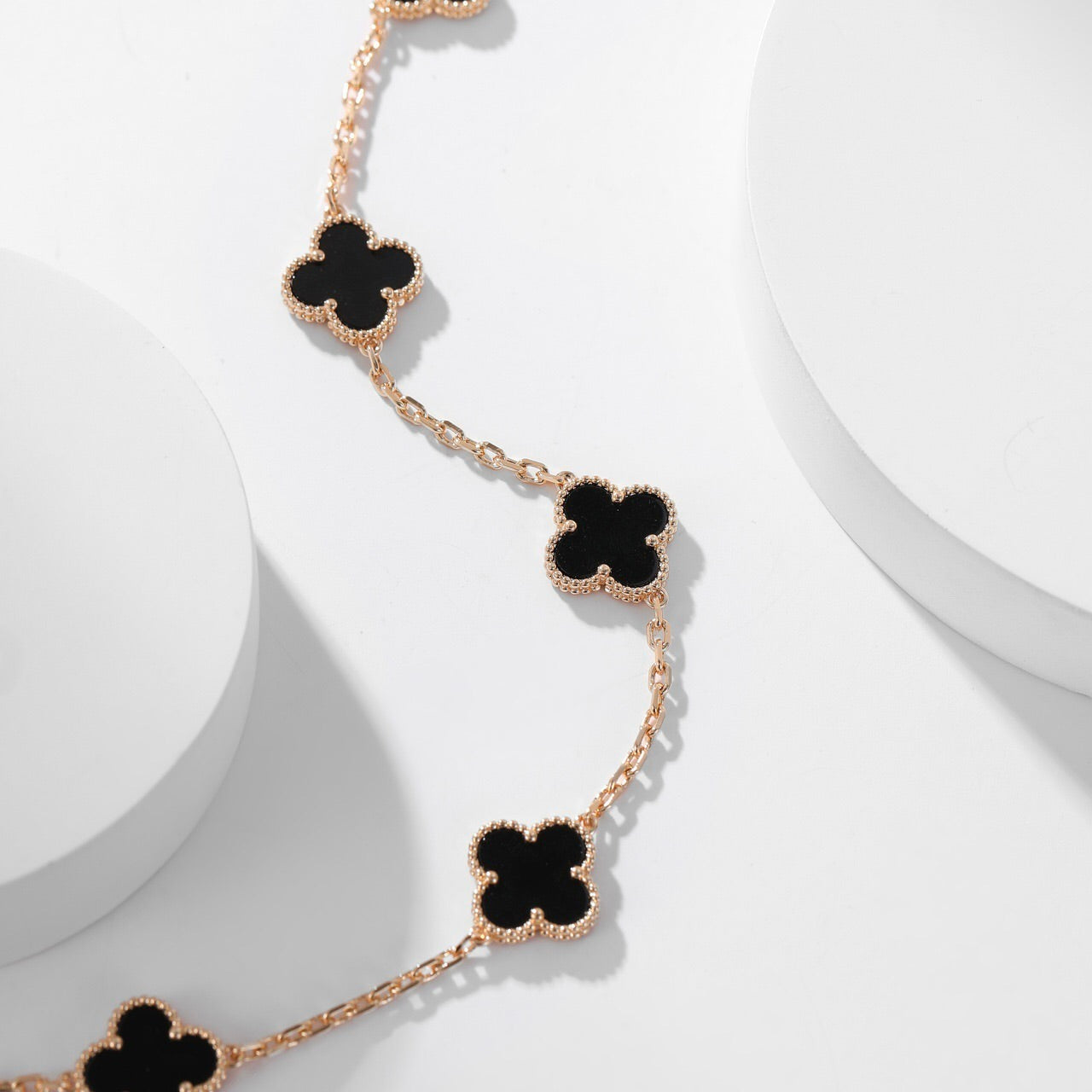 [Liorra]CLOVER 10 MOTIFS ONYX NECKLACE