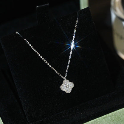 [Liorra]CLOVER MINI 9.5MM PENDANT DIAMOND NECKLACE