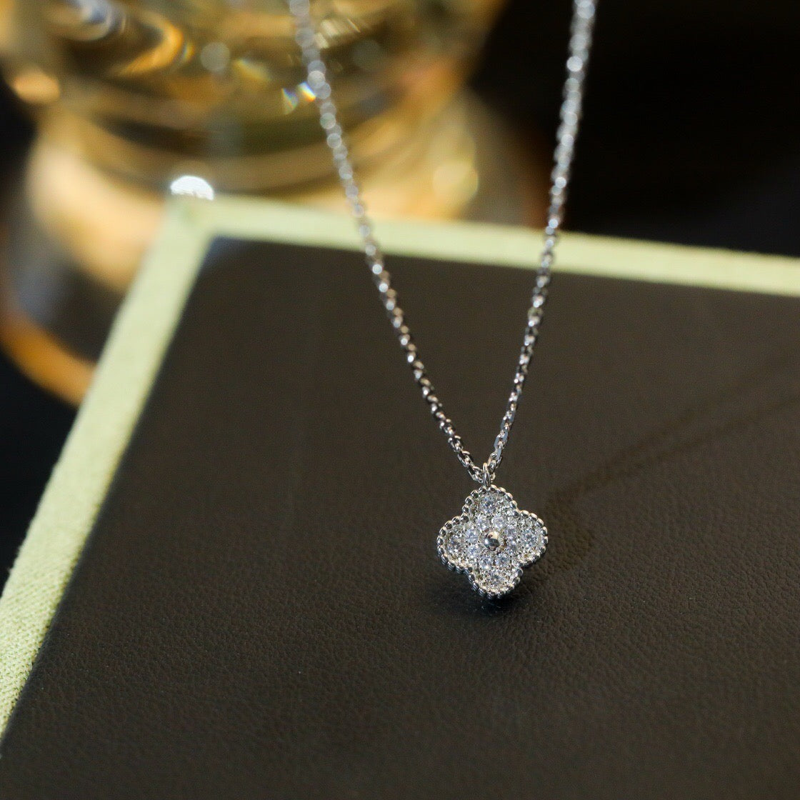 [Liorra]CLOVER MINI 9.5MM PENDANT DIAMOND NECKLACE