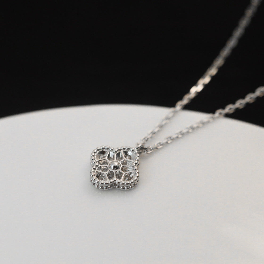 [Liorra]CLOVER MINI 9.5MM PENDANT DIAMOND NECKLACE