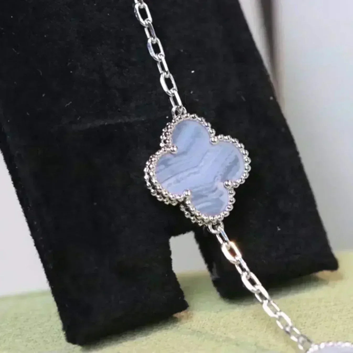 [Liorra] CLOVER 5 MOTIF PURPLE CHALCEDONY BRACELET COLLECTION