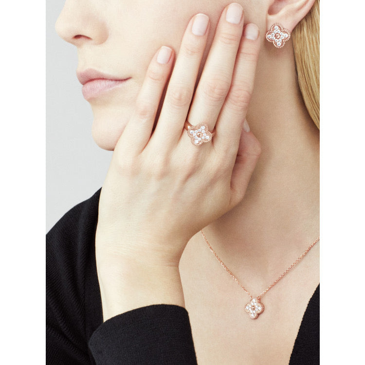 [Liorra]CLOVER 15MM DIAMOND SINGLE FLOWER NECKLACE