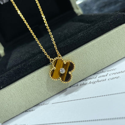[Liorra]CLOVER 15MM DIAMOND AND YELLOW TIGER'S EYE AGATE necklace