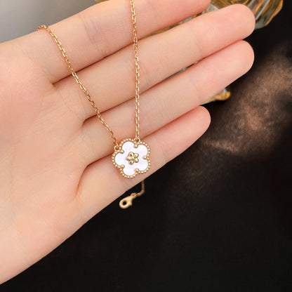 [Liorra]LUCKY  WHITE MOP  PLUM BLOSSOM NECKLACE
