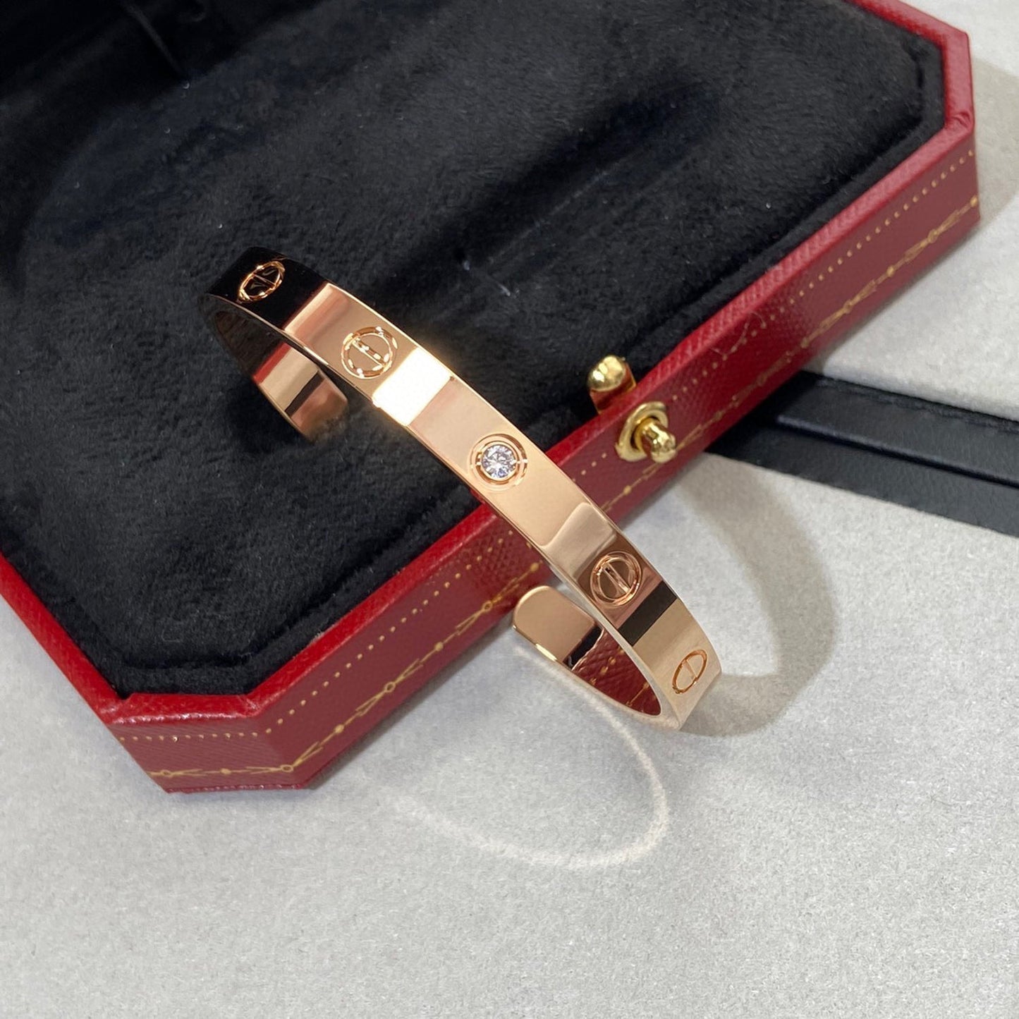 [Liorra]LOVE BRACELET 6.1MM 1 DIAMOND OPEN CUFF