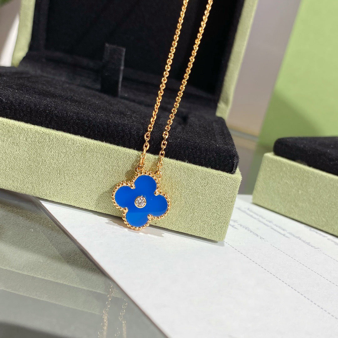 [Liorra]CLOVER 15MM DIAMOND AND BLUE AGATE NECKLACE