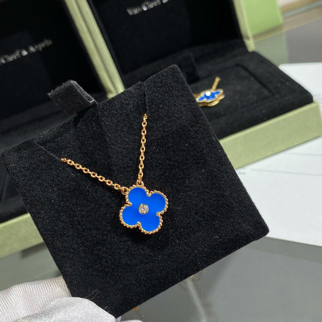 [Liorra]CLOVER 15MM DIAMOND AND BLUE AGATE NECKLACE