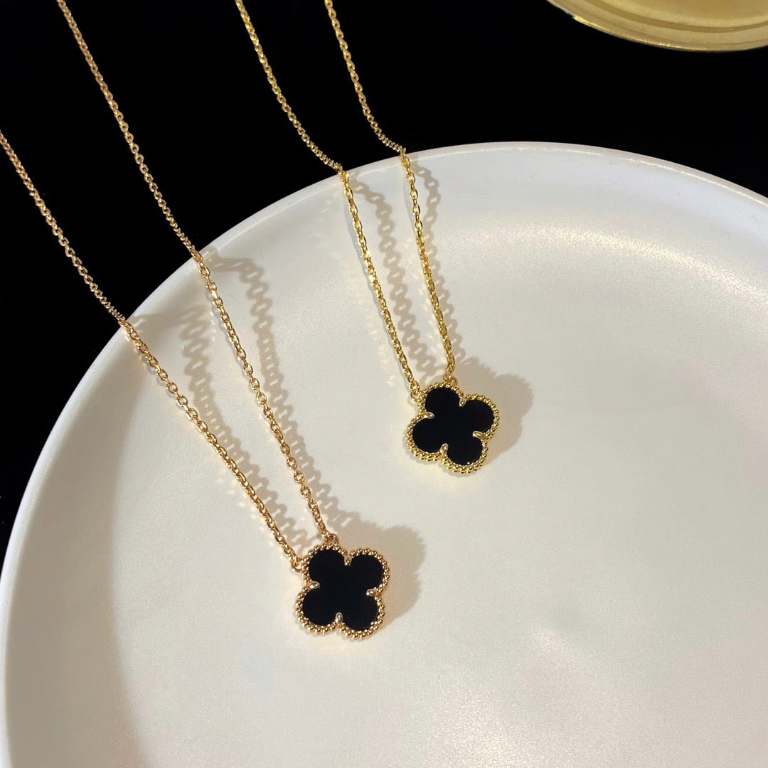[Liorra]CLOVER 15MM BLACK ONYX SINGLE FLOWER NECKLACE