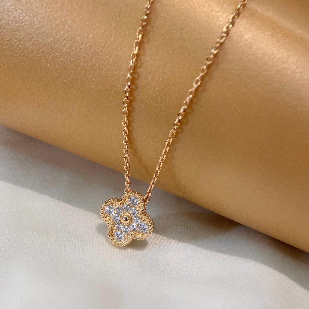 [Liorra]CLOVER 15MM DIAMOND SINGLE FLOWER NECKLACE