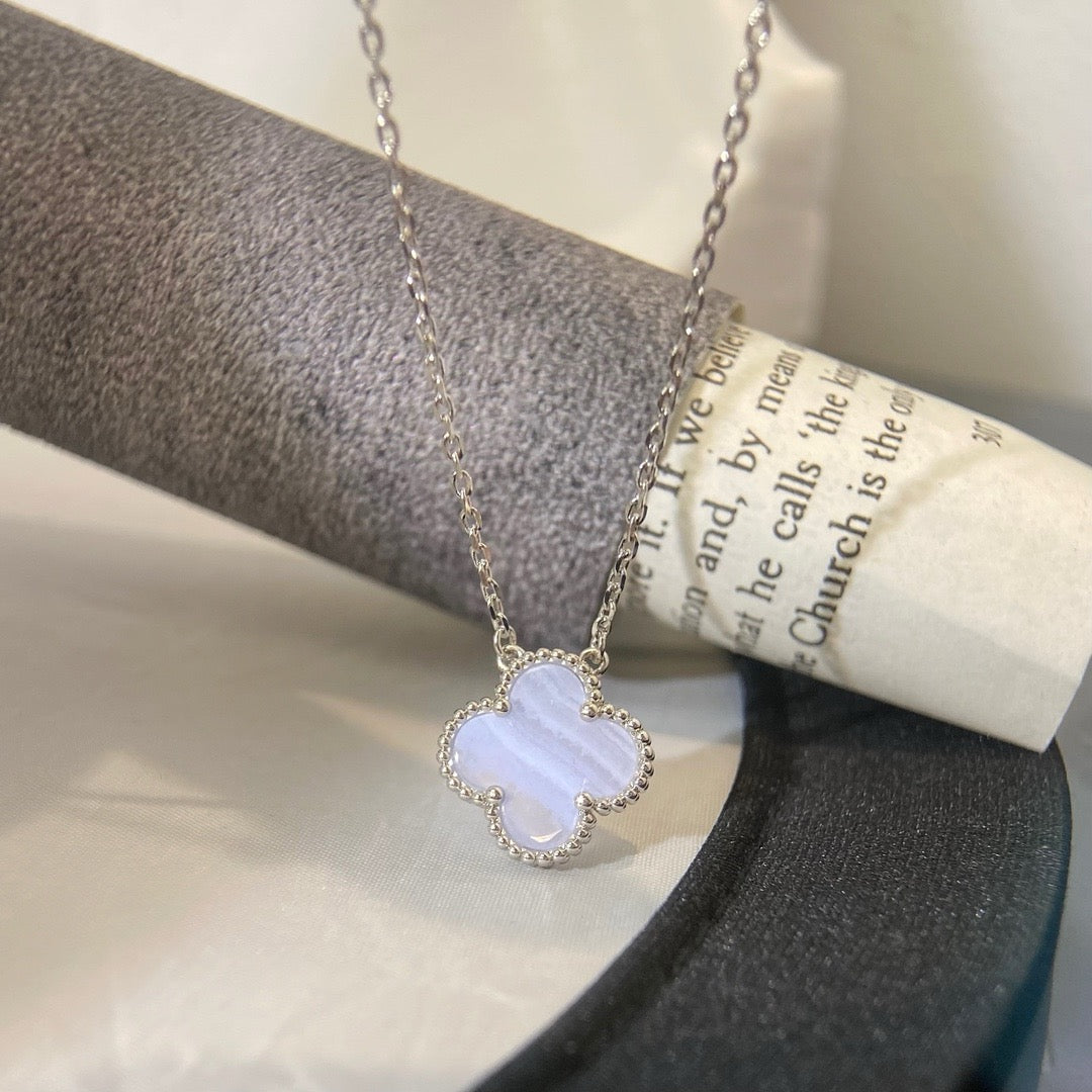 [Liorra]CLOVER 15MM BLUE CHALCEDONY NECKLACE SILVER