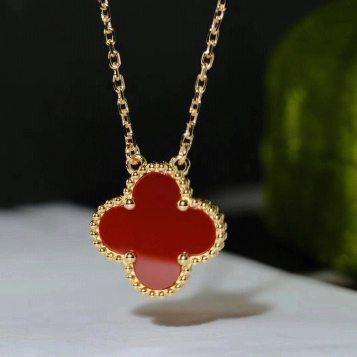 [Liorra]CLOVER 15MM CARNELIAN SINGLE FLOWER NECKLACE