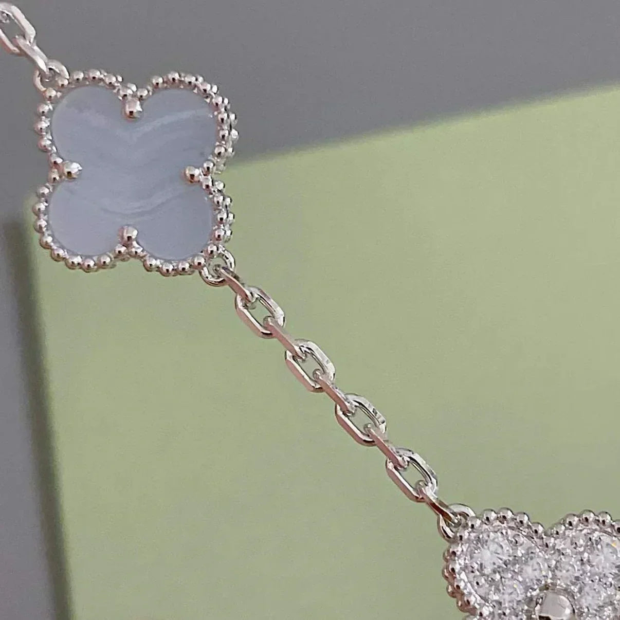 [Liorra] CLOVER 5 MOTIF PURPLE CHALCEDONY BRACELET COLLECTION