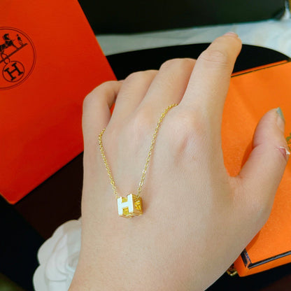 [Liorra]H WHITE SQUARE GOLD NECKLACE