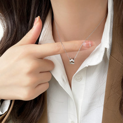 [Liorra]BEE MINI PEDANT DIAMOND NECKLACE