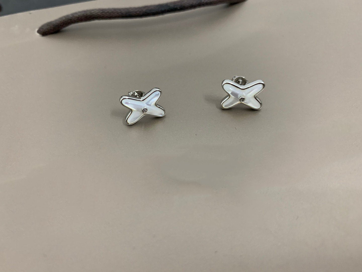 [Liorra]JEUX DE WHITE MOP SILVER DIAMOND EARRINGS