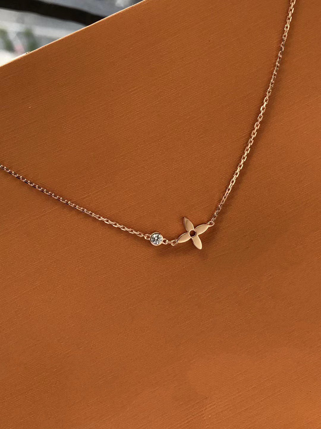 [Liorra]BLOSSOM PENDANT PINK GOLD AND DIAMOND