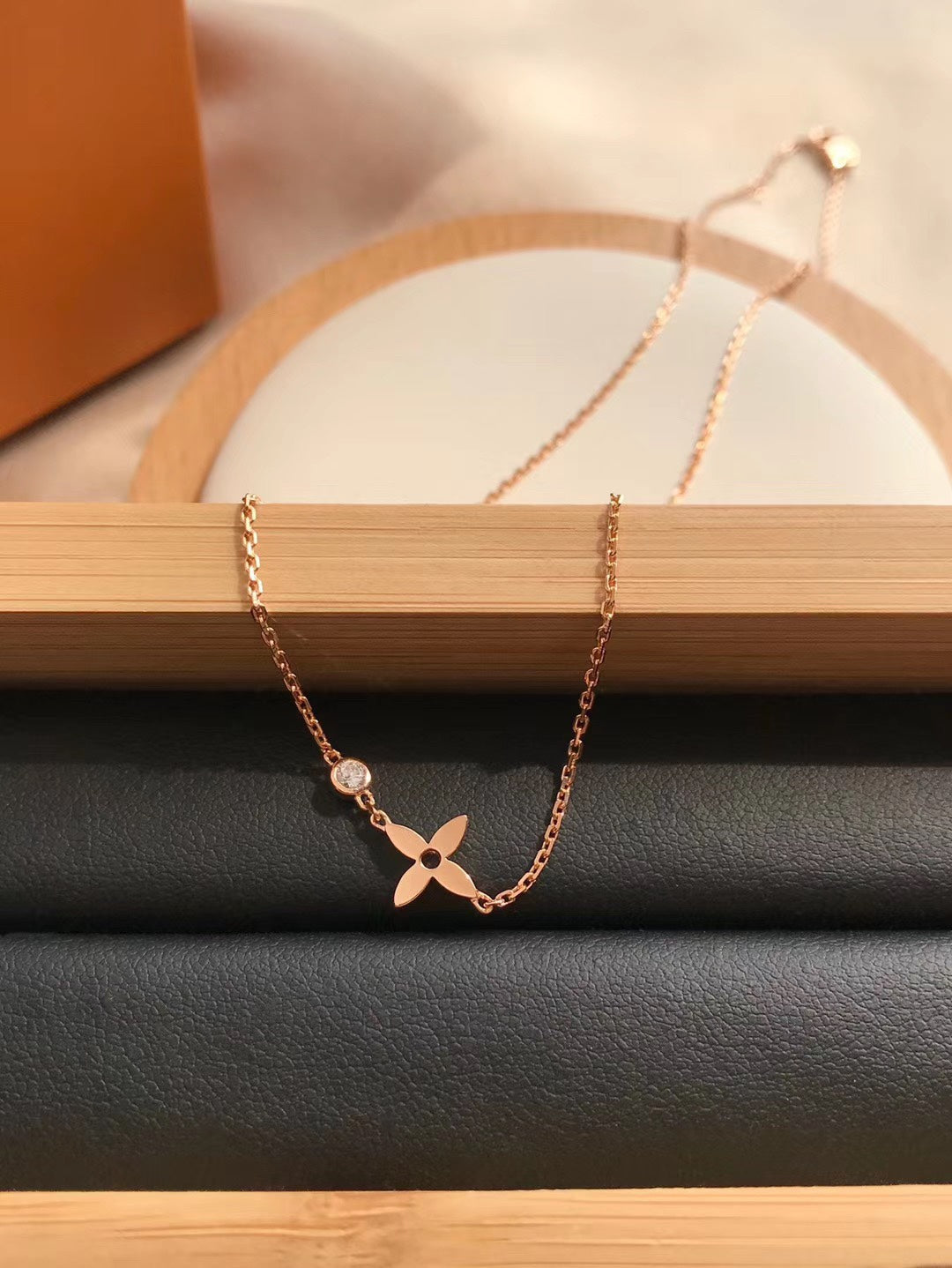 [Liorra]BLOSSOM PENDANT PINK GOLD AND DIAMOND