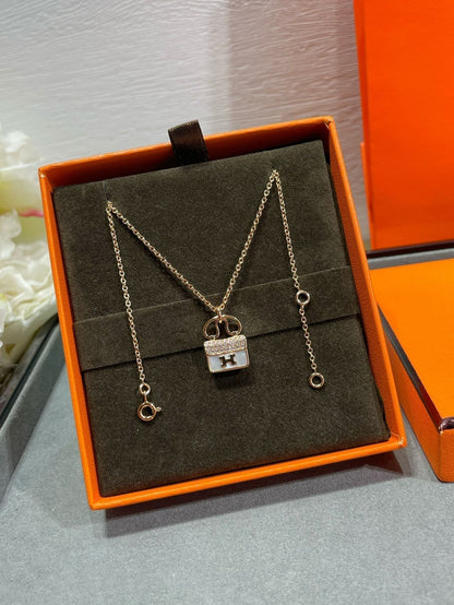 [Liorra]H CIRCE MOISSANITE PENDANT NECKLACE GOLD