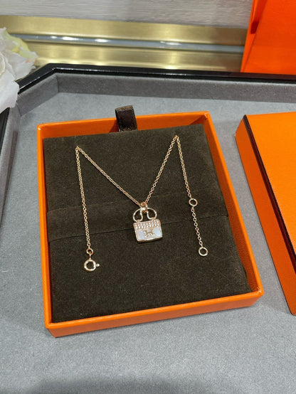 [Liorra]H CIRCE MOISSANITE PENDANT NECKLACE GOLD