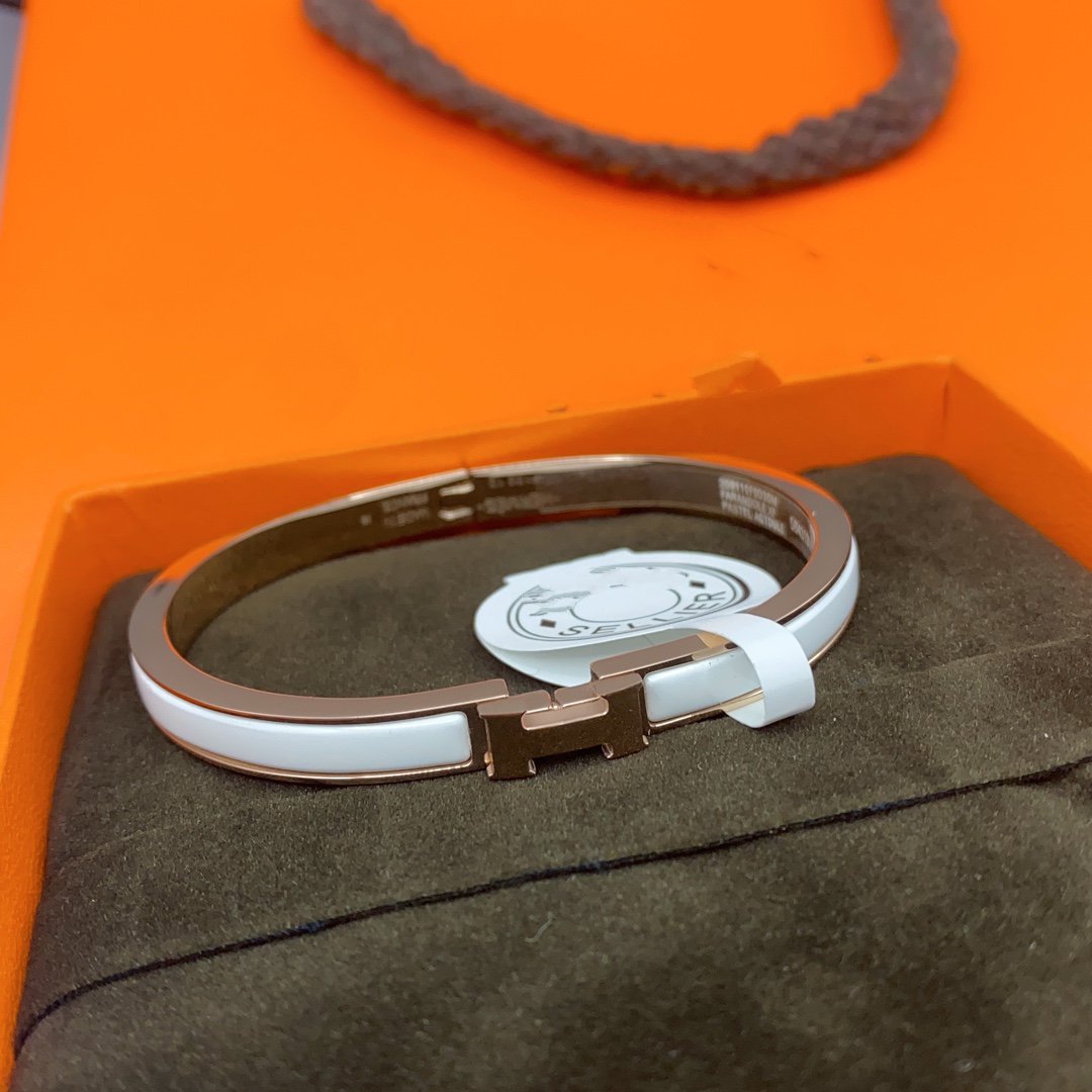 [Liorra]CLASSIC HM CLIC WHITE 8MM ENAMEL BRACELET