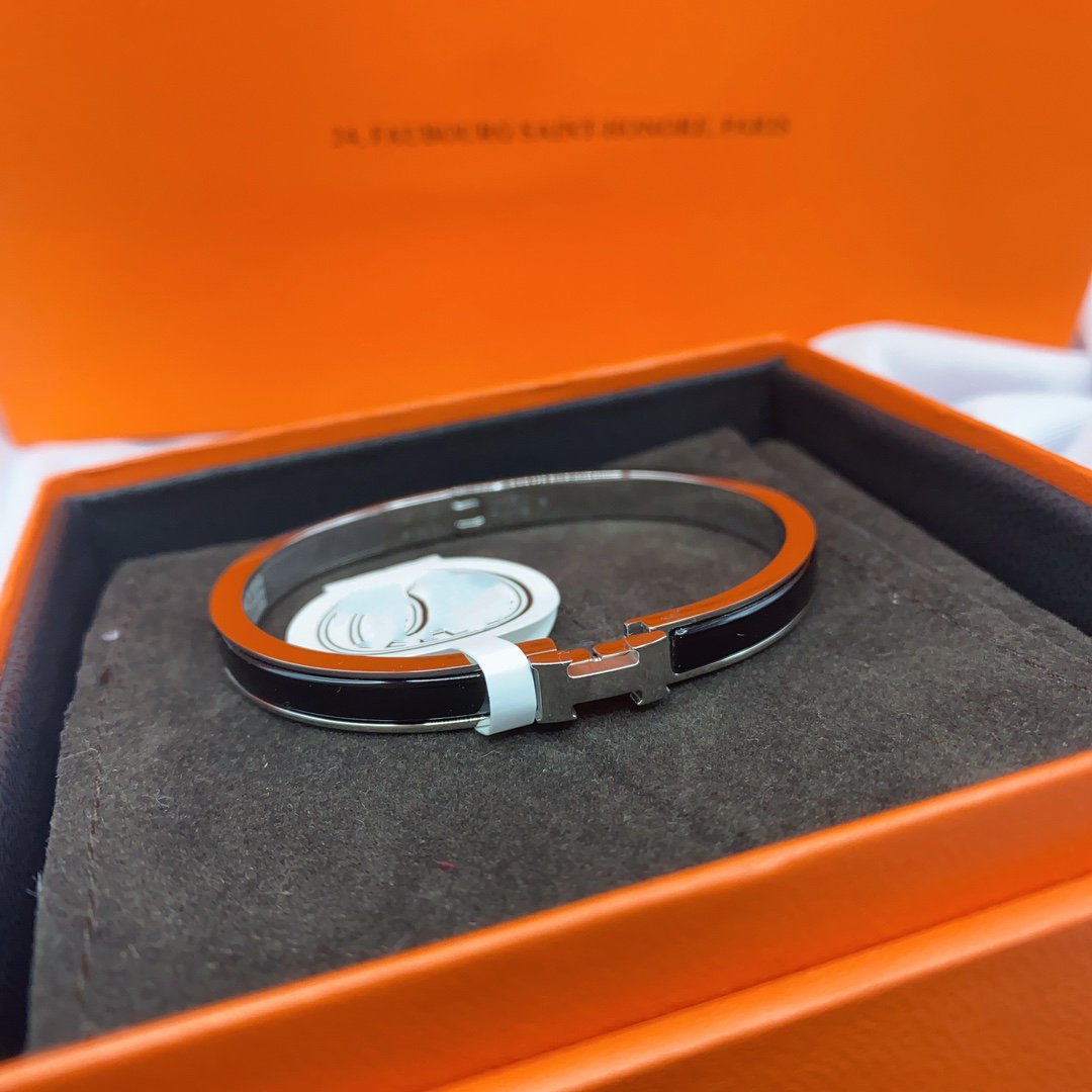 [Liorra]CLASSIC HM CLIC BLACK 8MM ENAMEL BRACELET