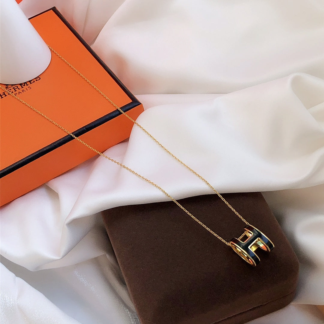 [Liorra]HM CLIC BLACK ENAMEL GOLD NECKLACE