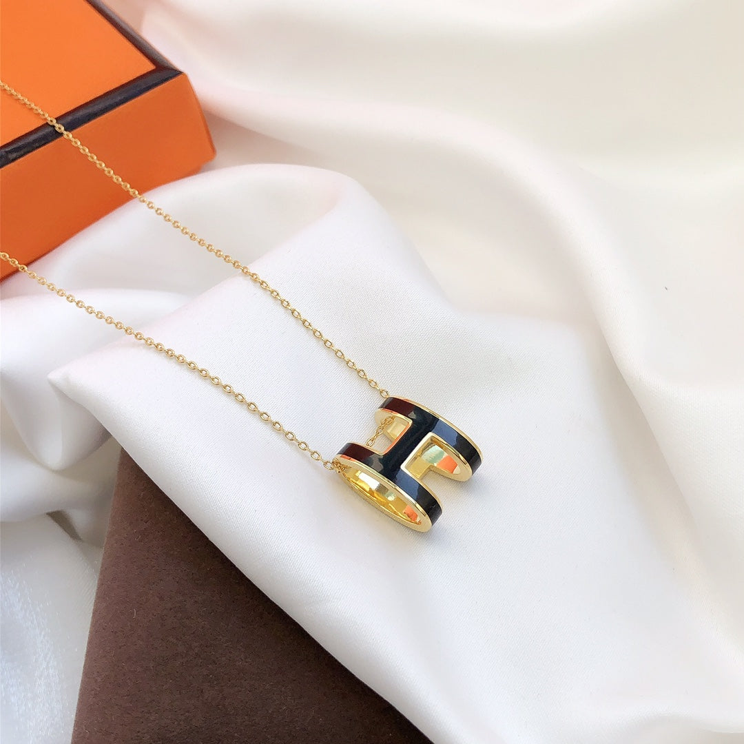[Liorra]HM CLIC BLACK ENAMEL GOLD NECKLACE