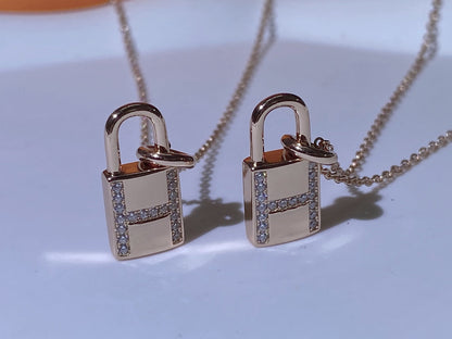 [Liorra]HM ADVANCED NICHE LOCK HEAD NECKLACE DIAMONDS